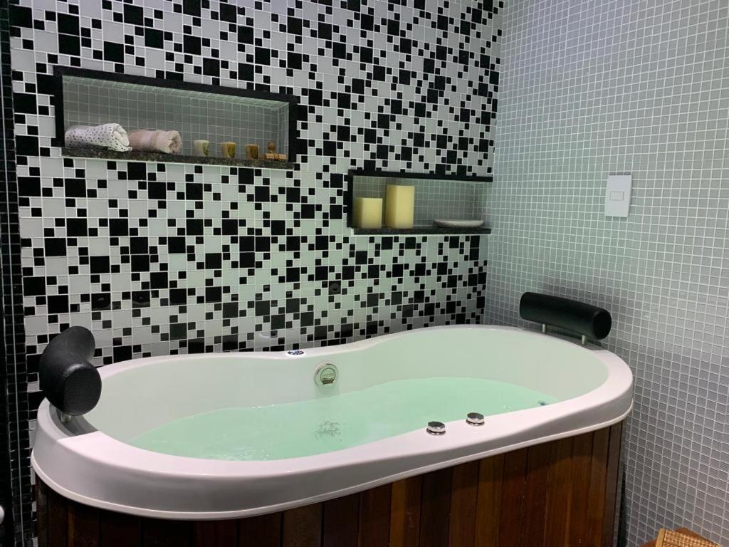 Maravilhoso Apartamento 2 Quartos Com Ofuro Porto Da Barra Salvador Summer Barra Flat Ngoại thất bức ảnh